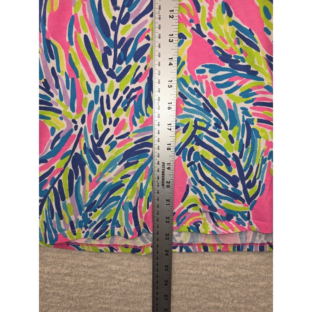 Lilly Pulitzer V-Neck T-Shirt Size Medium - Picture 8 of 8